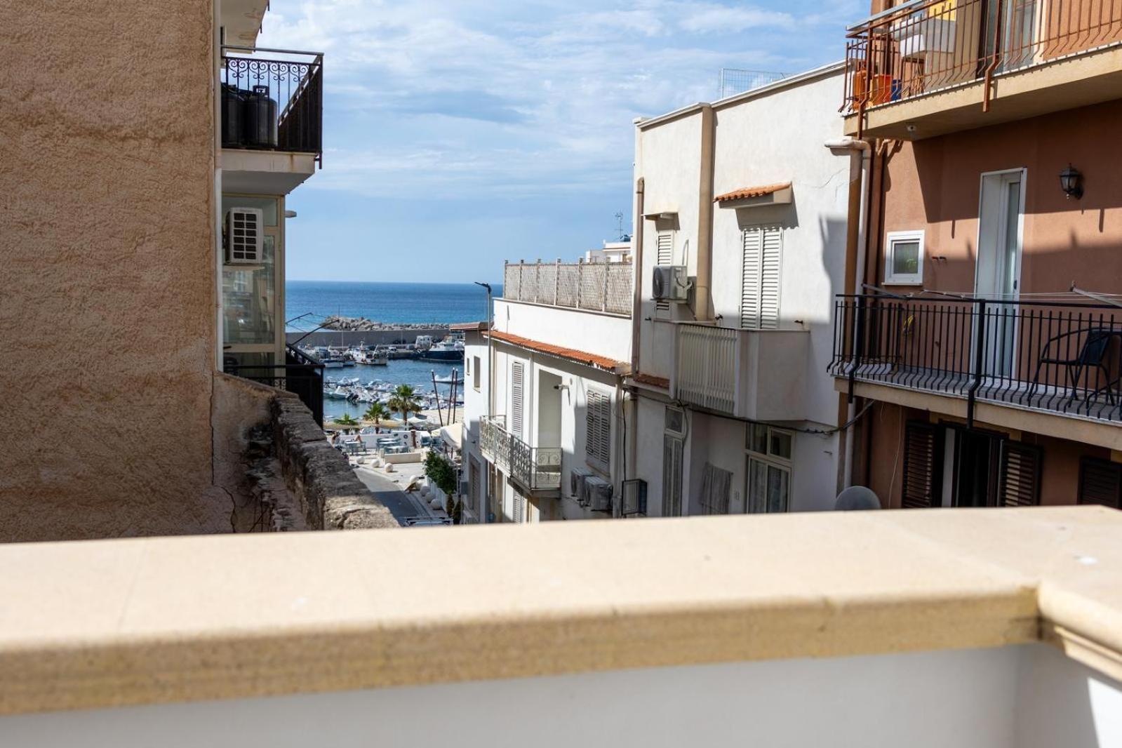 Porto Di Mare *